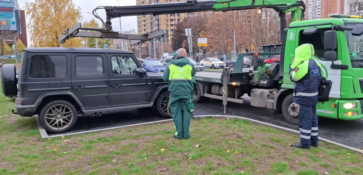 Эвакуация и хранение на спецстоянках подорожают в Москве:   новые тарифы с 1 января 2026 года