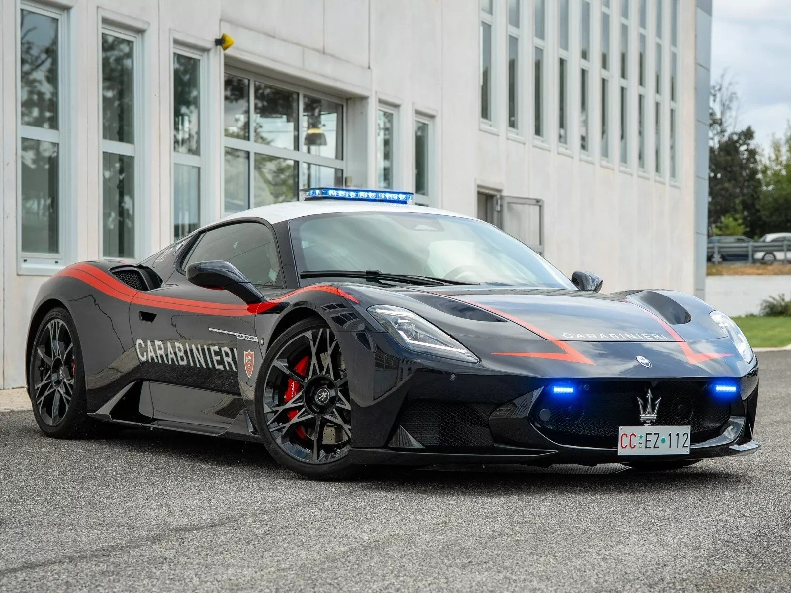 Maserati MCPura стал полицейским автомобилем