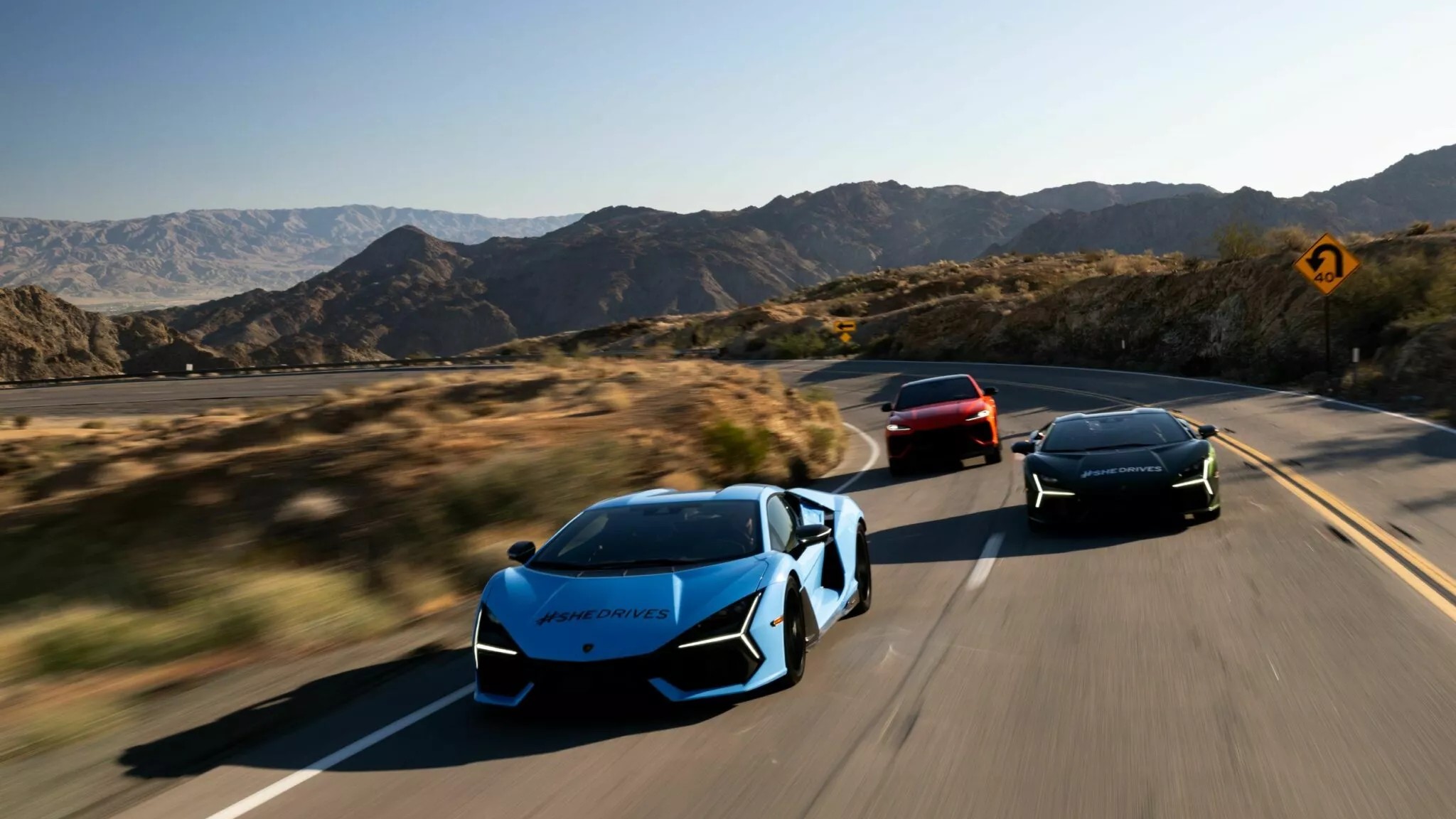 Lamborghini провела женский автопробег