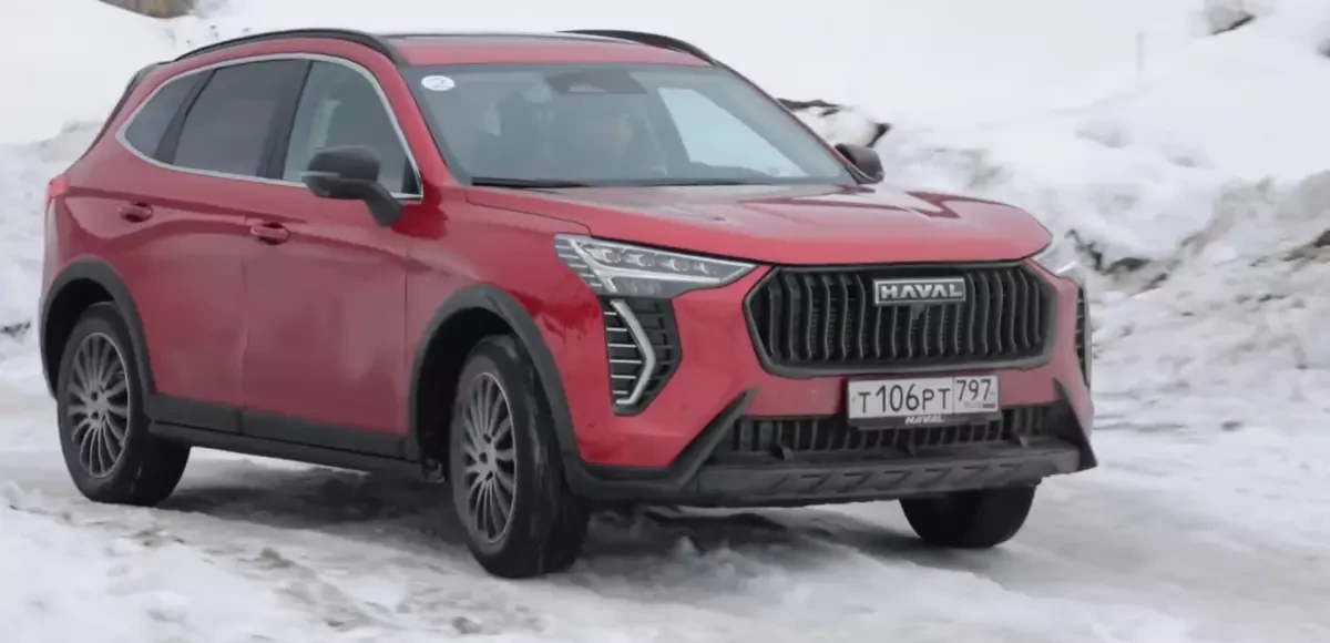 Haval Jolion обогнал по продажам «Гранту»  на крупнейшем авторынке в России:   он опять стал самым популярным новым автомобилем в Петербурге